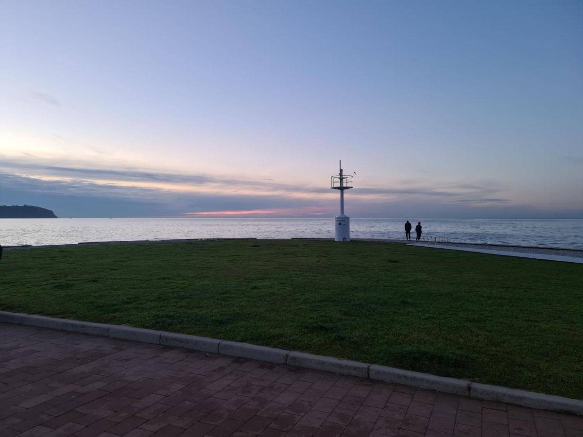 Apartma Sinitus Izola Buitenkant foto