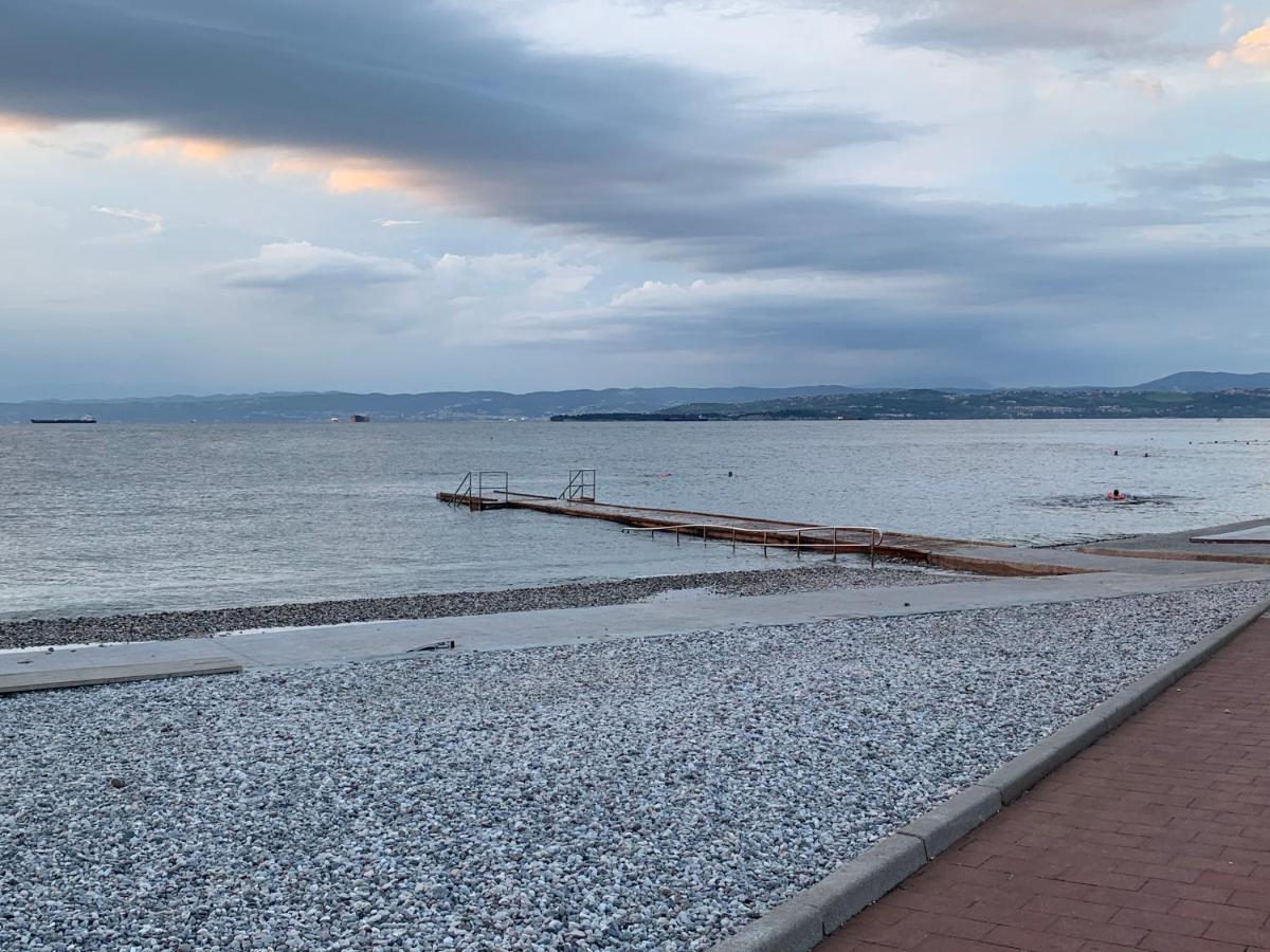 Apartma Sinitus Izola Buitenkant foto