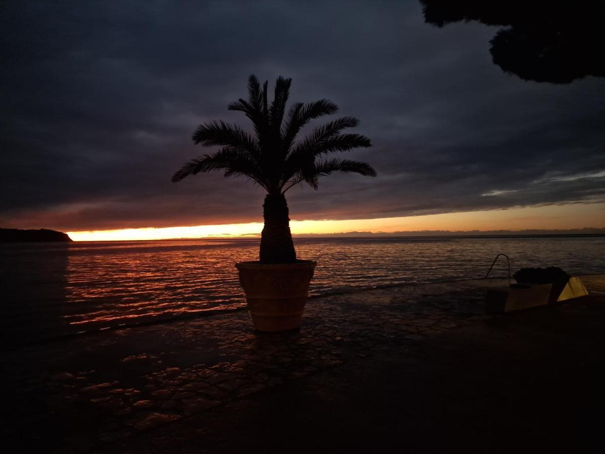 Apartma Sinitus Izola Buitenkant foto